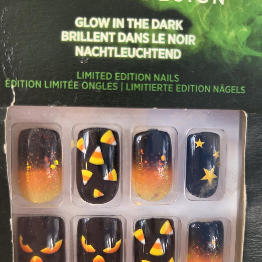 Kiss Halloween Glow In The Dark Medium Square False Nails - Picture 2 of 5